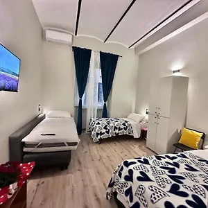 Hostel Holidays, Rome
